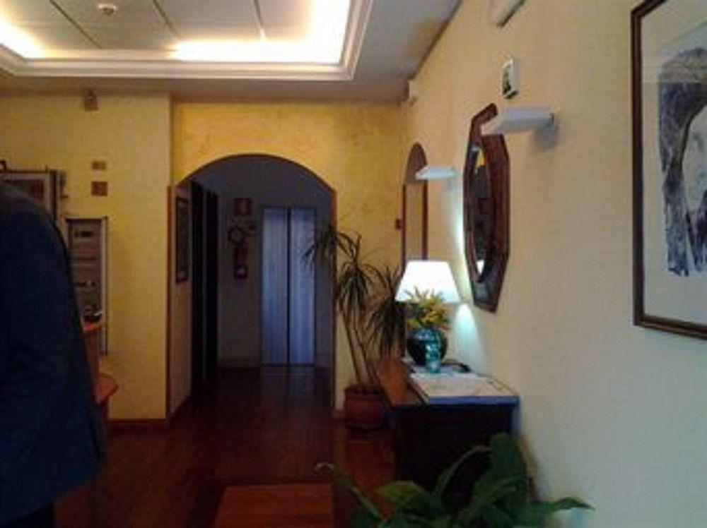 Hotel Industrial Рим Экстерьер фото