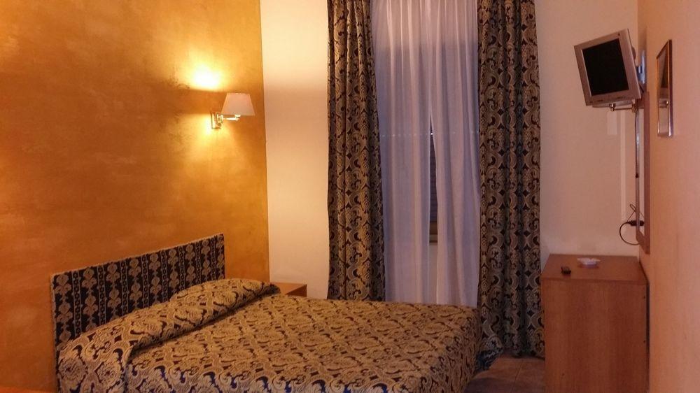 Hotel Industrial Рим Экстерьер фото